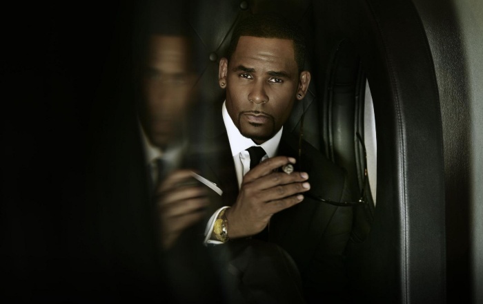 R Kelly lawyer asks for new trial