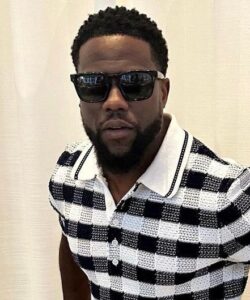Kevin Hart wins Entertainment Person of the Year