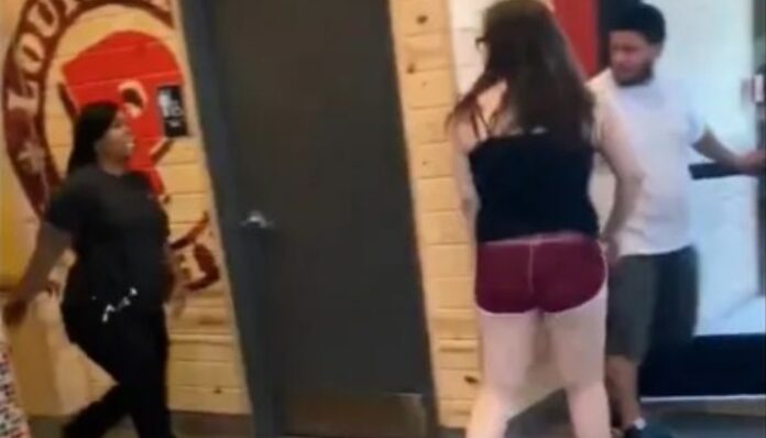 [VIDEO] Popeyes Employees Jump Customer During Heated Altercation, Takes Others to Break It Up