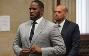 Chicago Prosecutor Drops R. Kelly's Sex Abuse Charge