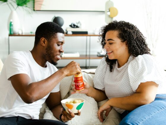 Signs of Unhealthy Money Habits and Red Flags in Relationships