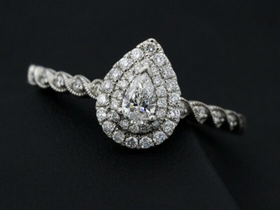 Jewelry Trend That's Replacing the Solitaire