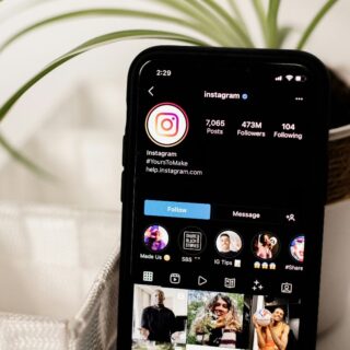 instagram-growth-tools-phone