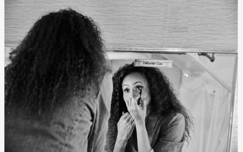 Deborah-Cox-backstage-2